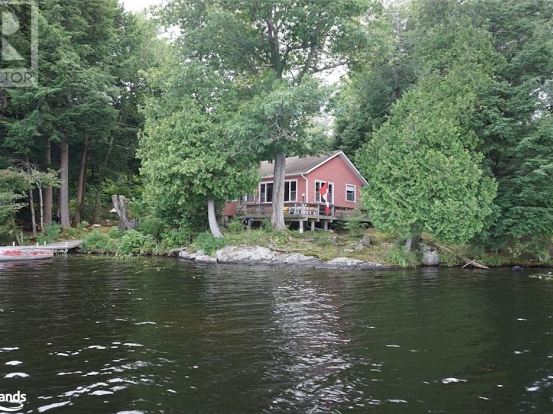 154 Macbeth Island, Wood Lake