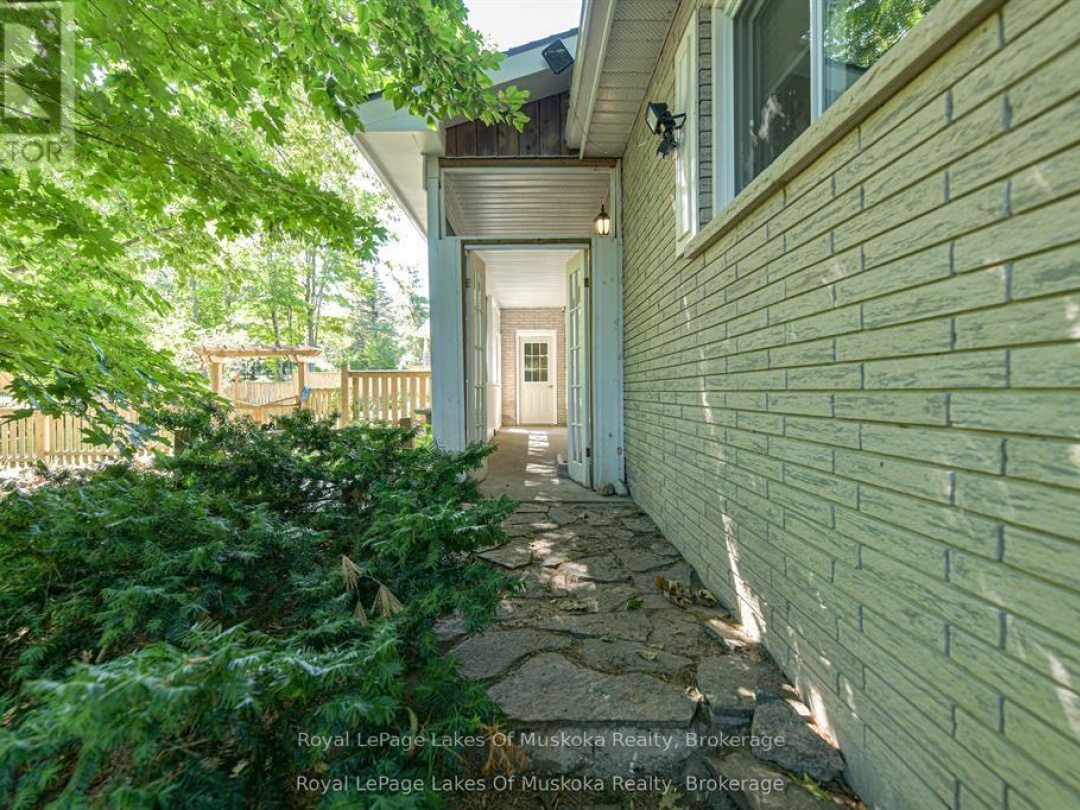 115 DOUGLAS STREET, Gravenhurst (Muskoka (S))