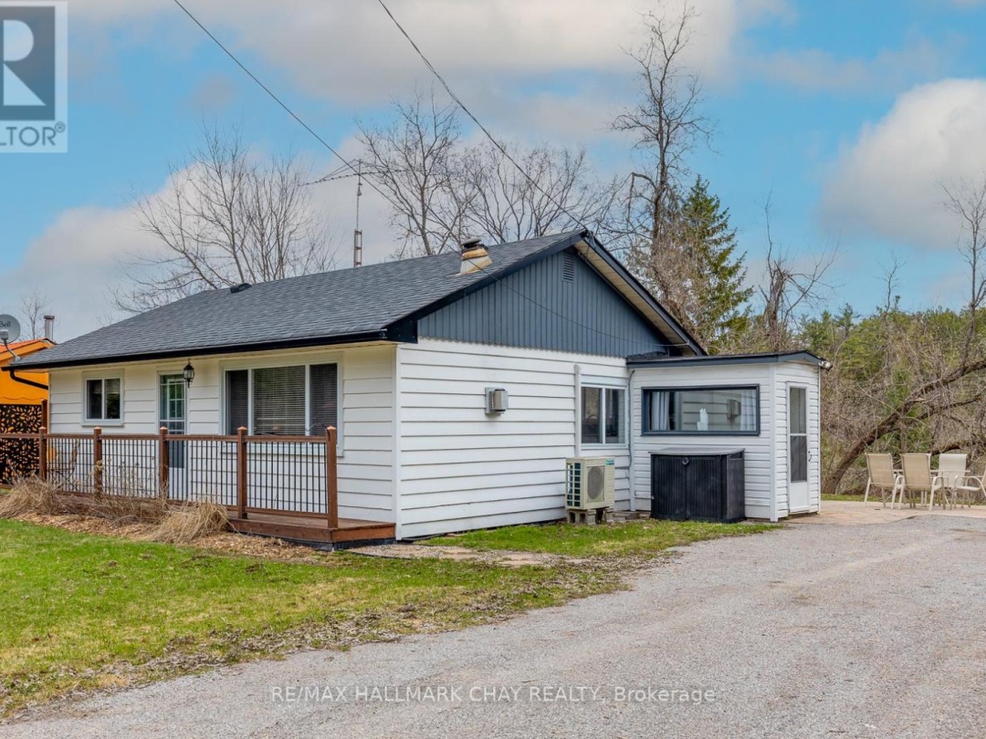 6 DICKSON STREET, Kawartha Lakes (Kinmount)