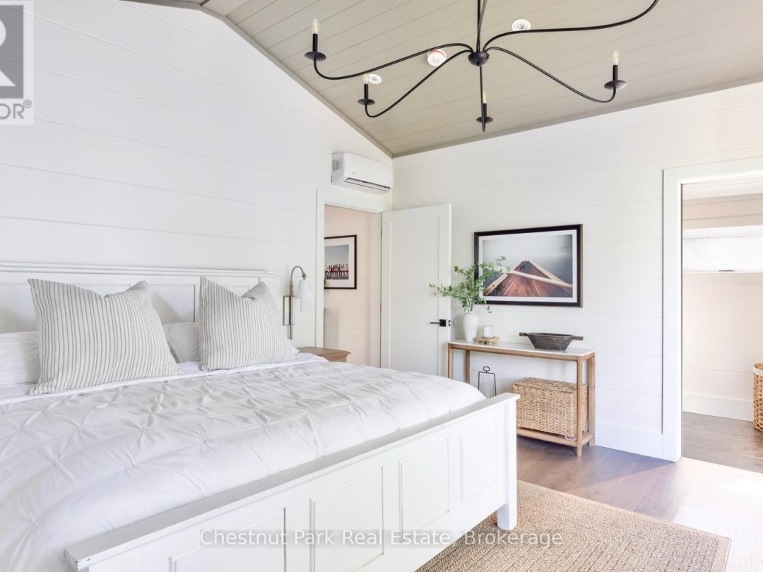 6 TAYLOR ISLAND 26LM, Lake Muskoka