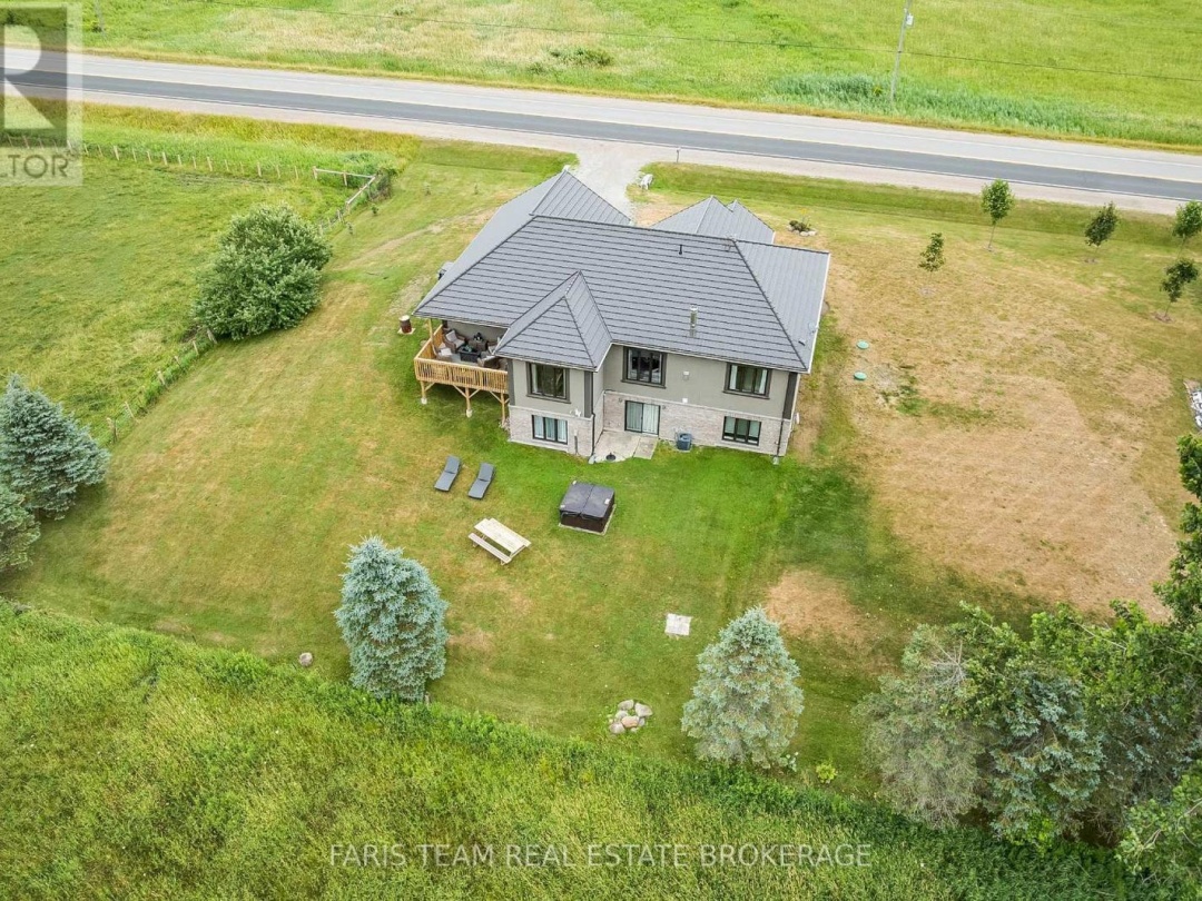 520 HORSESHOE VALLEY ROAD E, 