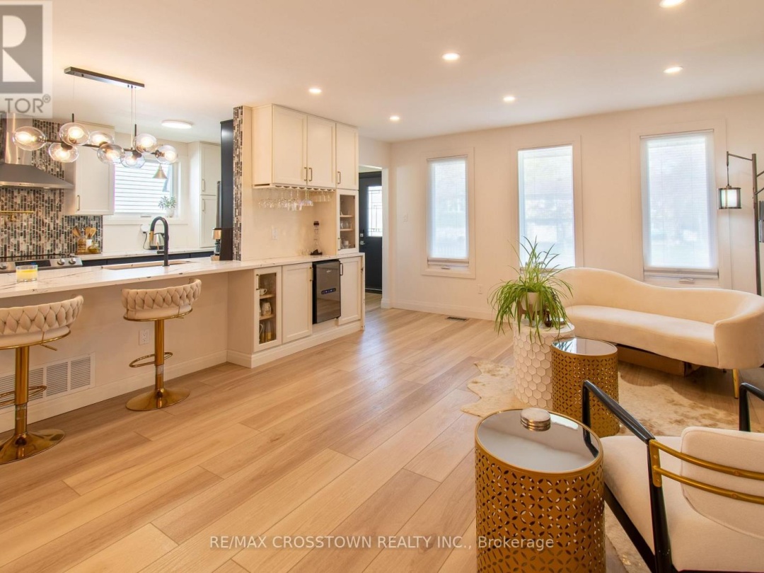 59 LANKIN BOULEVARD, Canal Lake