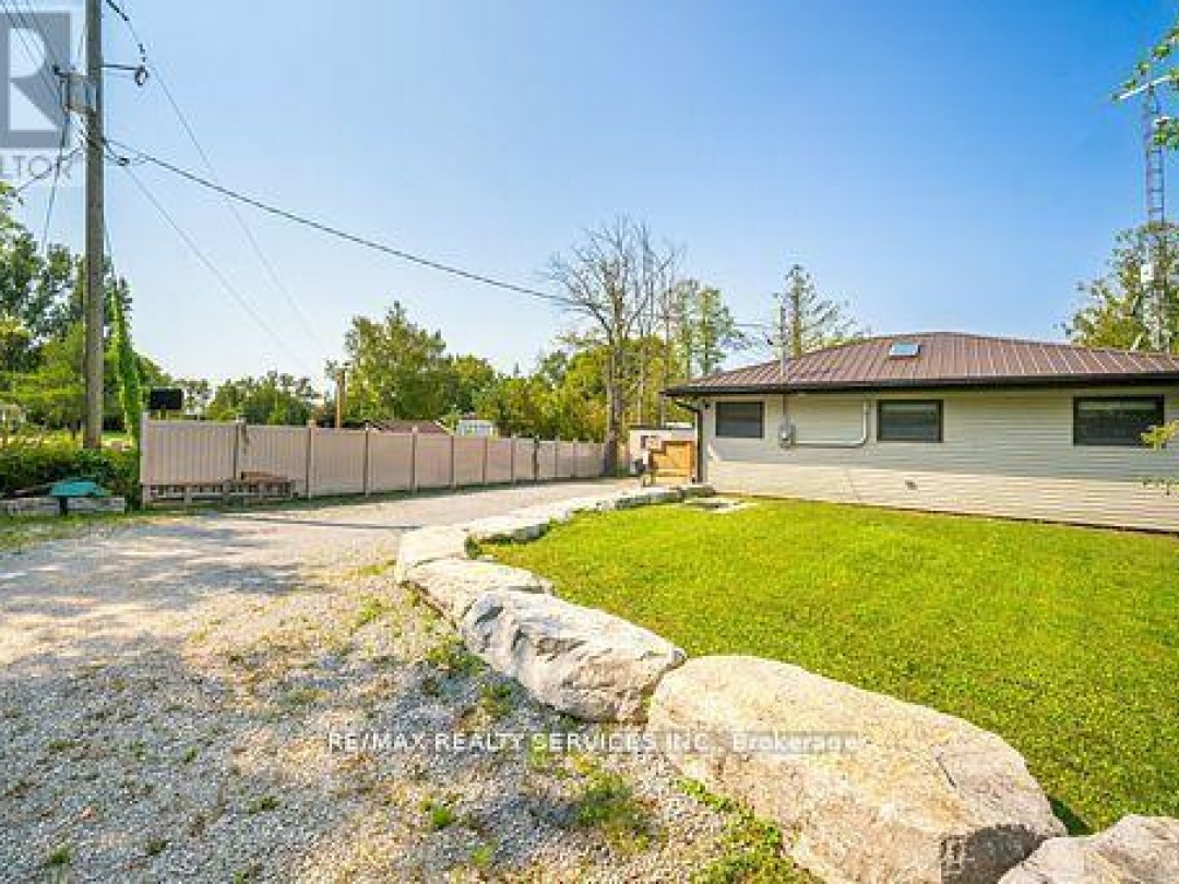 28 ELDONIA ROAD, Canal Lake
