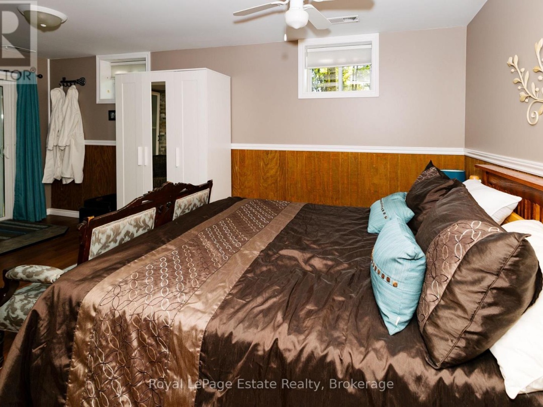 1157 BETWEEN LAKES TRAIL, 