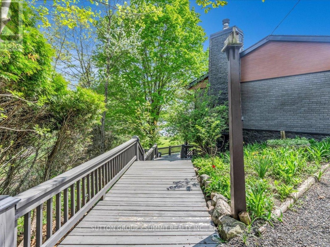 1 WINDY LANE, Portage Lake