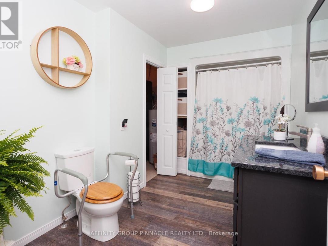 106 COLDSTREAM ROAD, Rosedale Lake