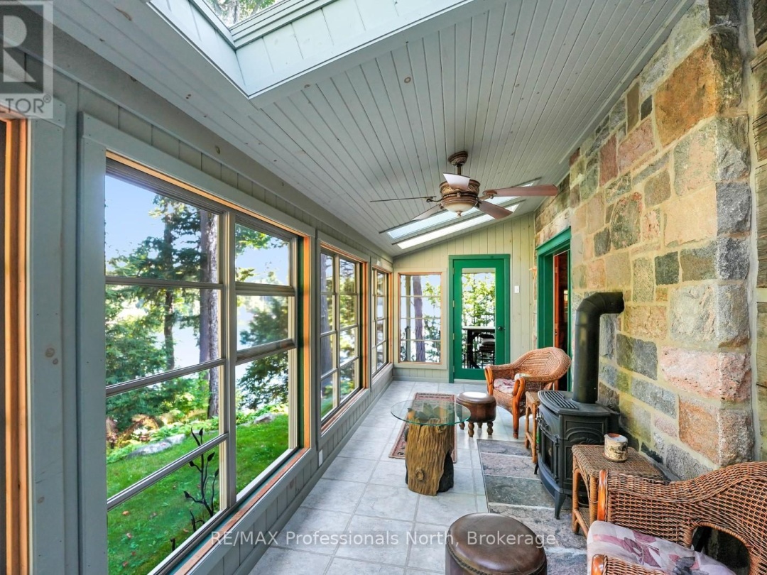 2682 WILKINSON ROAD, Kennisis Lake