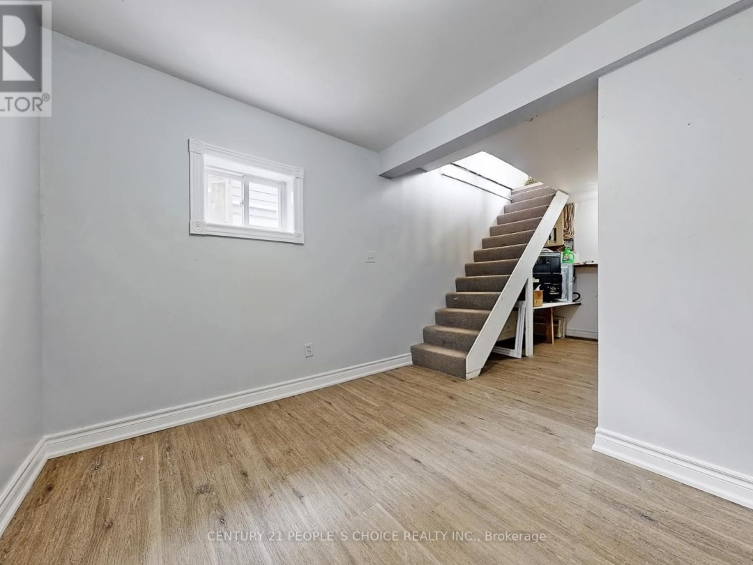 156 MAIN STREET W, 