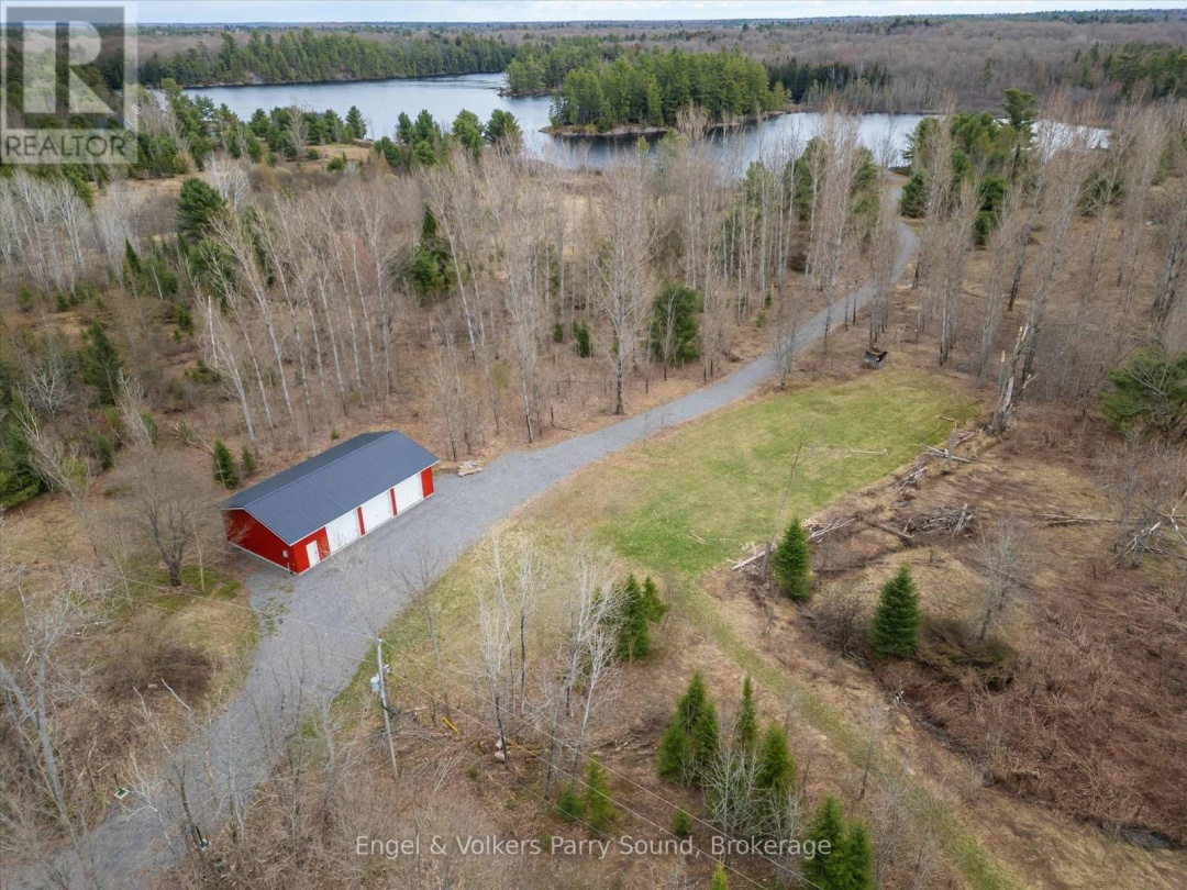 185 LOCH ERNE ROAD, Vowel Lake