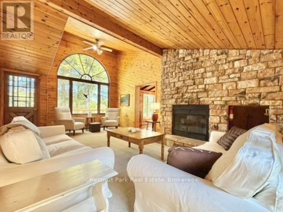 1062 ELMHURST LANE, Kennisis Lake