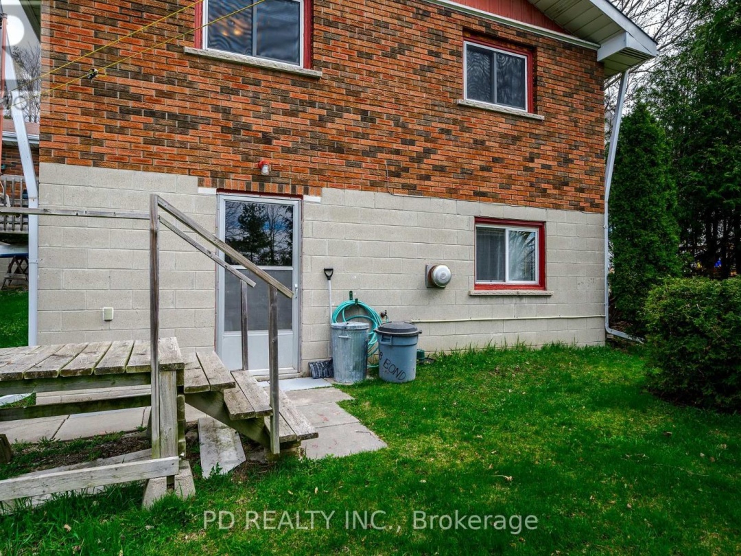 28 BOND STREET E, 