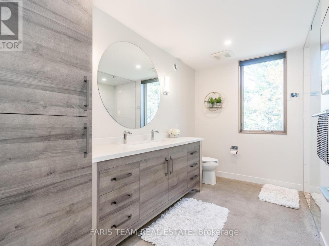 3886 East Shore Road, Gloucester Pool
