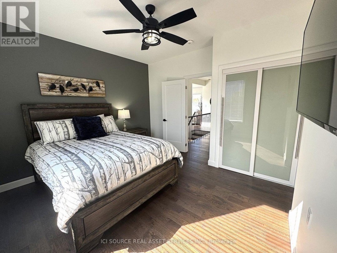 18 SWAN LANE, 