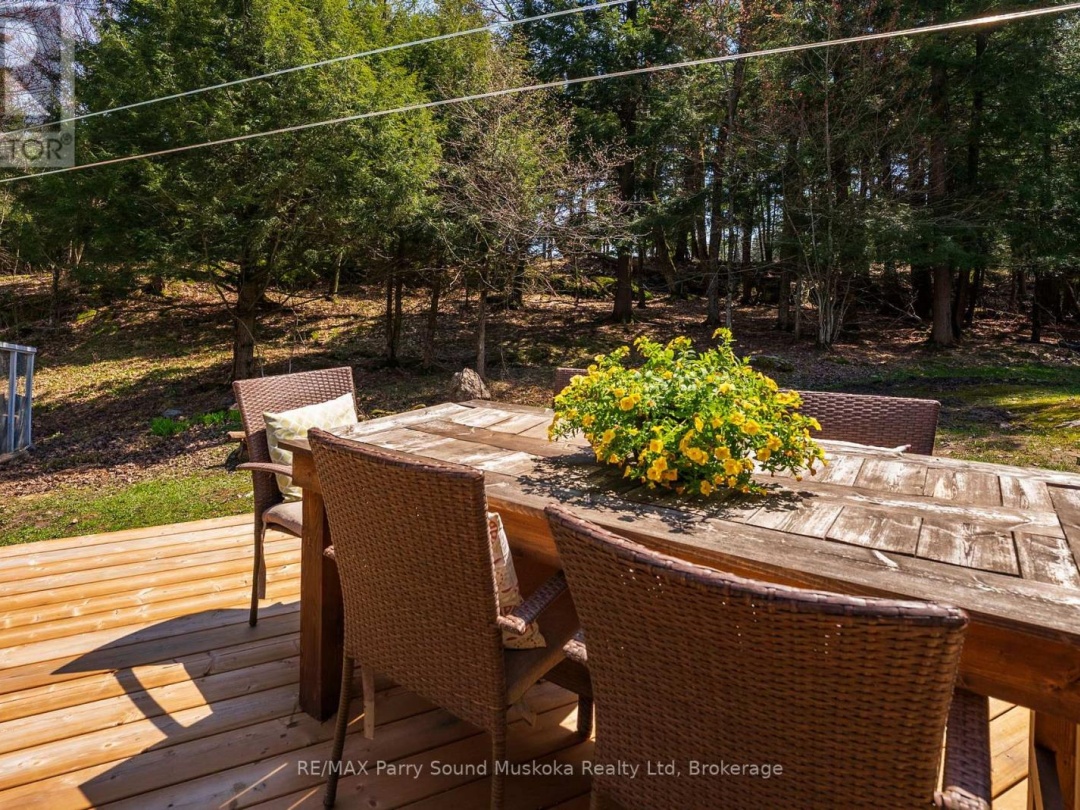 31 LAKE FOREST DRIVE, McDougall