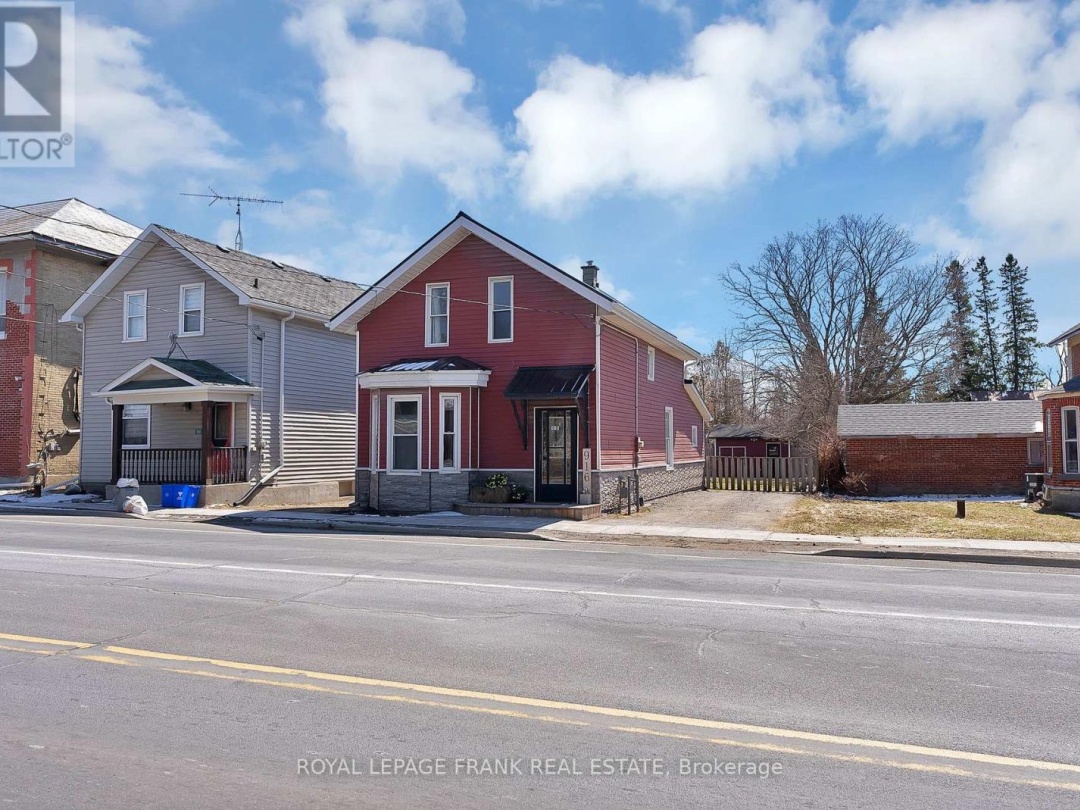916 HIGHWAY 7, Kawartha Lakes (Oakwood)
