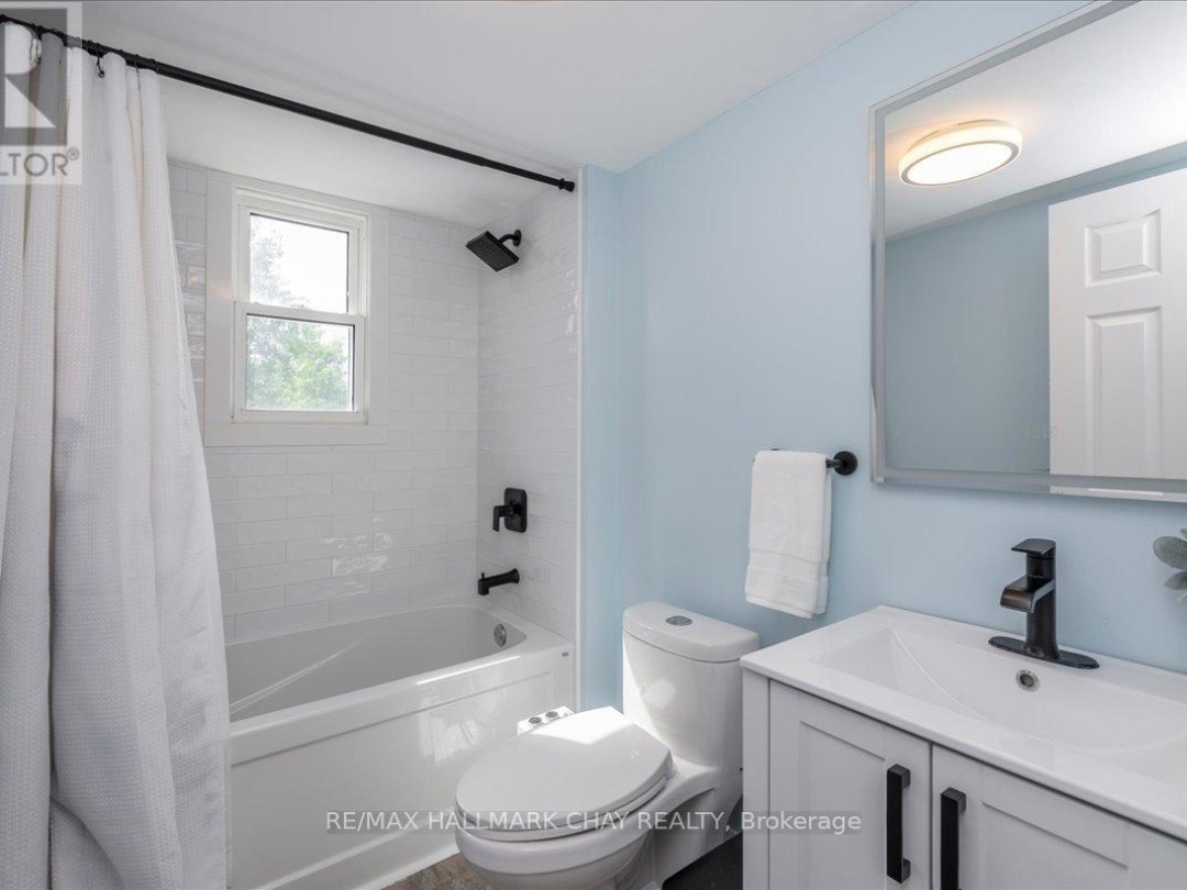3366 MUSKOKA STREET, Severn (Washago)