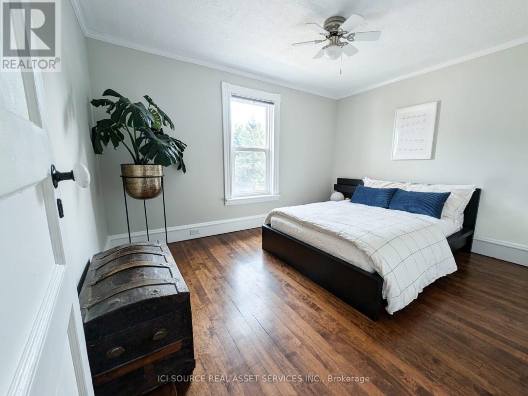 260 COLBORNE STREET W, 