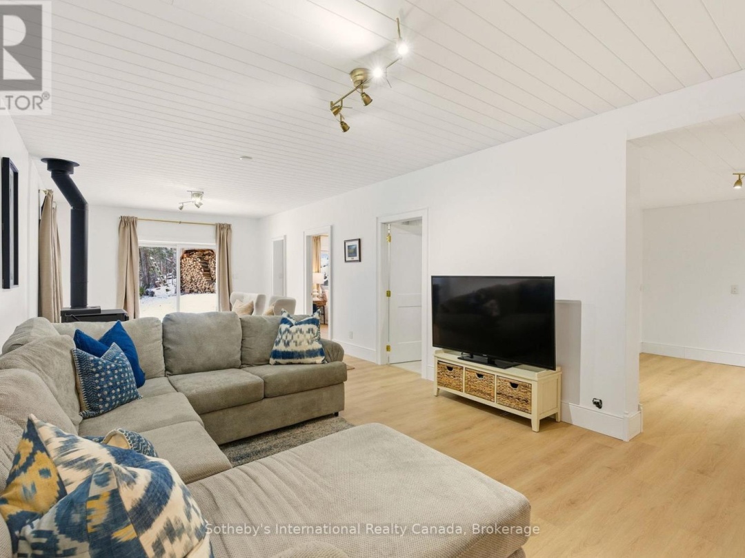 2435 RAVENSCLIFFE ROAD, Huntsville (Stisted)