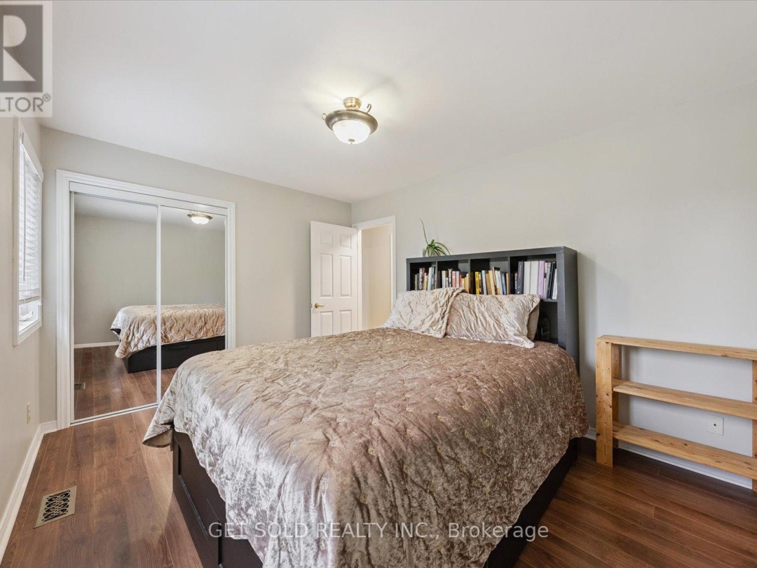 77 SIMCOE ROAD, Lake Simcoe
