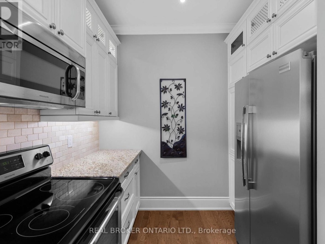 3315 BEACH CLUB BOULEVARD, 