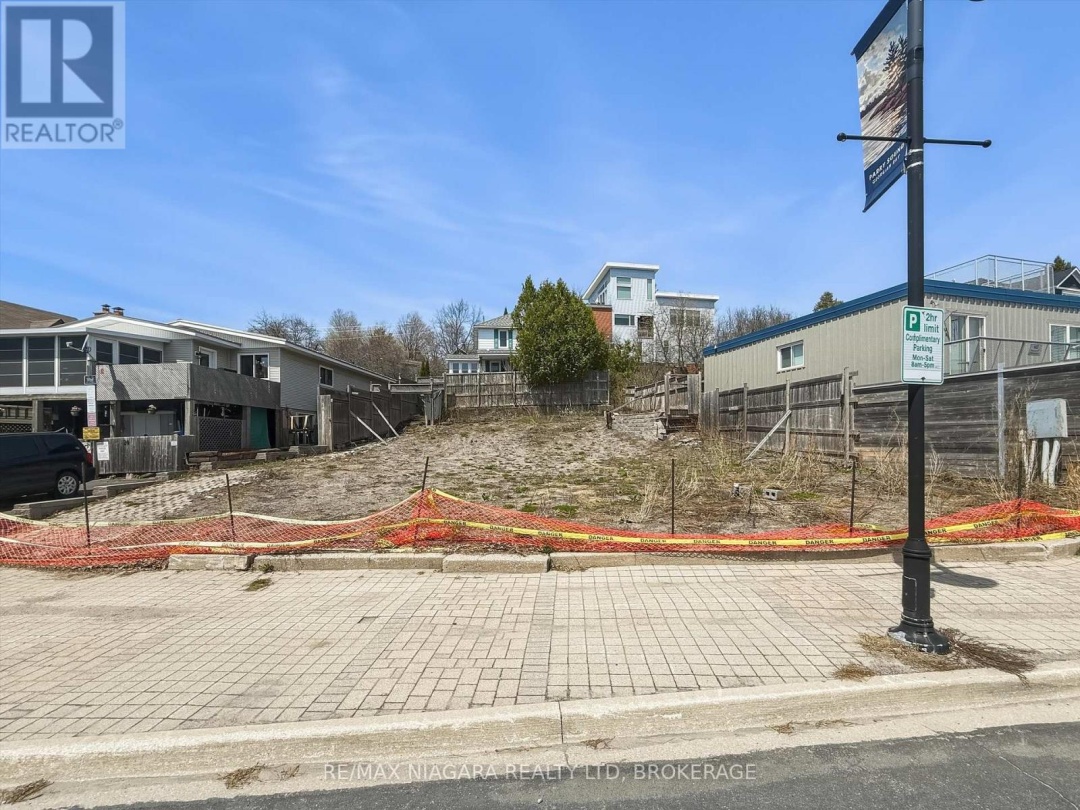 22 BAY STREET, Parry Sound