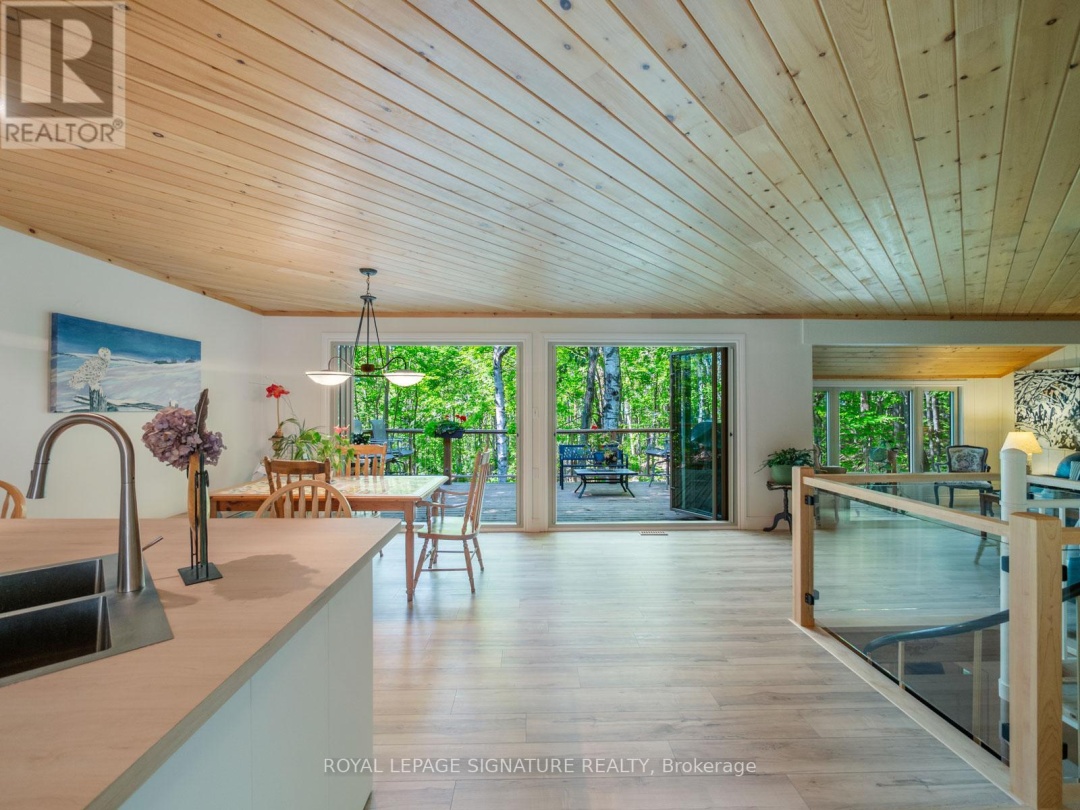 22 IROQUOIS RIDGE, 