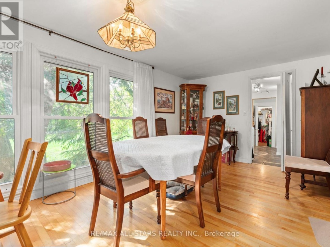 14 WYCHWOOD DRIVE E, 
