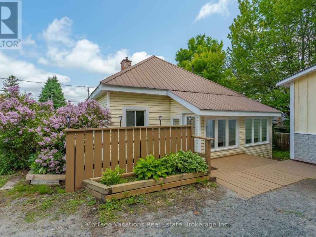 1 DUNCAN STREET E, 