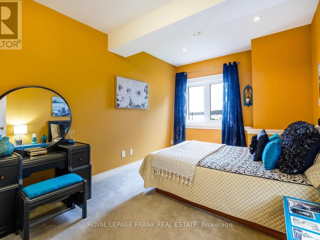 24 GILSON POINT PLACE, Lake Scugog