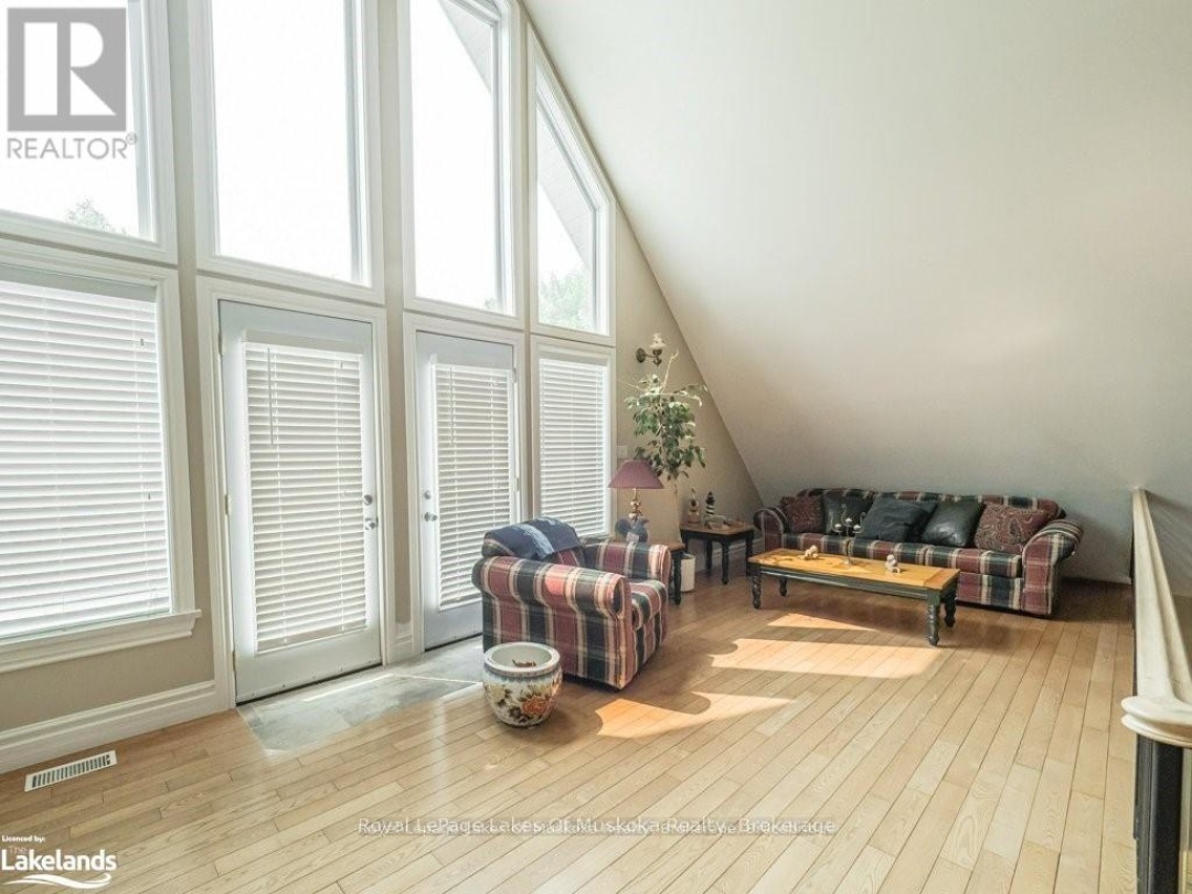 2411 HWY. 118 E. HIGHWAY, Bracebridge (Draper)