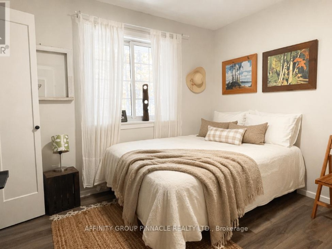 96 PINEWOOD ROAD, McDougall