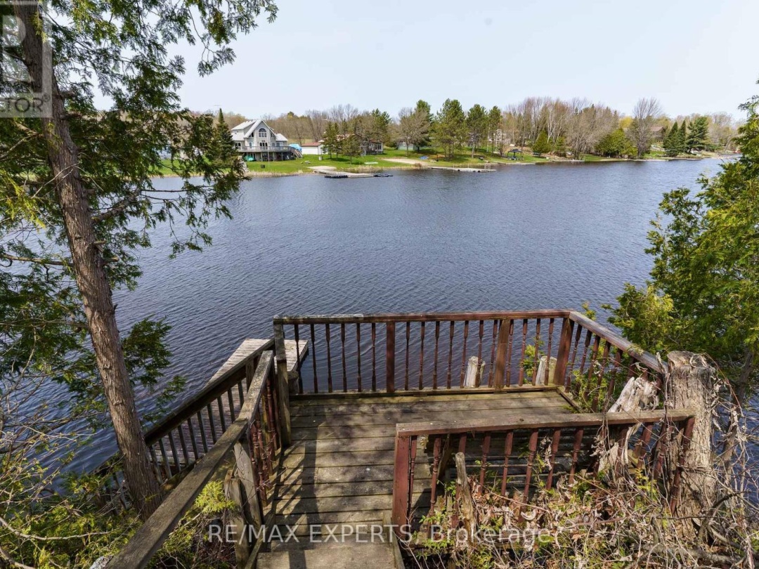 86 Stoney Road, Manitouwabing Lake