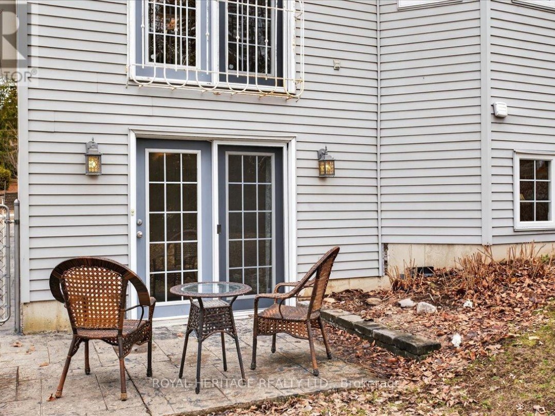4 KENNEDY DRIVE, Kawartha Lakes (Fenelon Falls)