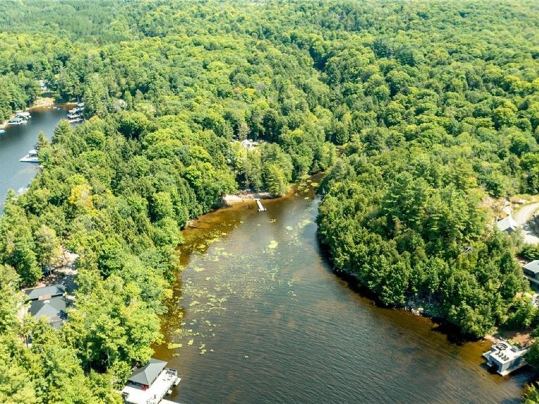 1039 Viewpoint Trail, Lake Muskoka