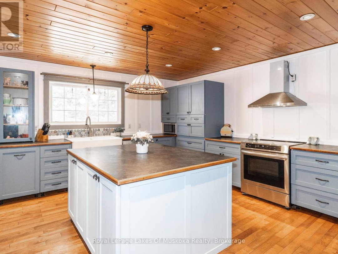 1185 MIRIAM DRIVE, Bracebridge (Oakley)