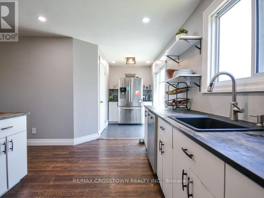461 BARNES AVENUE, Tay (Port McNicoll)