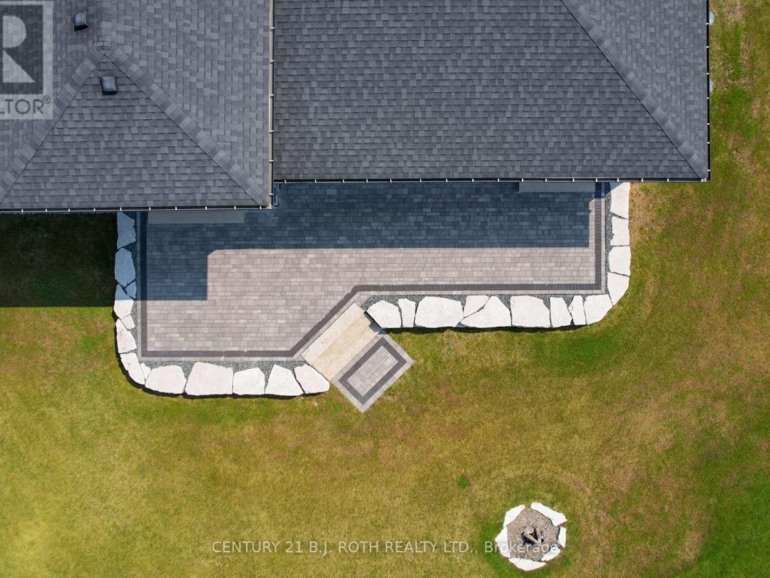 3510 BRENNAN LINE W, 