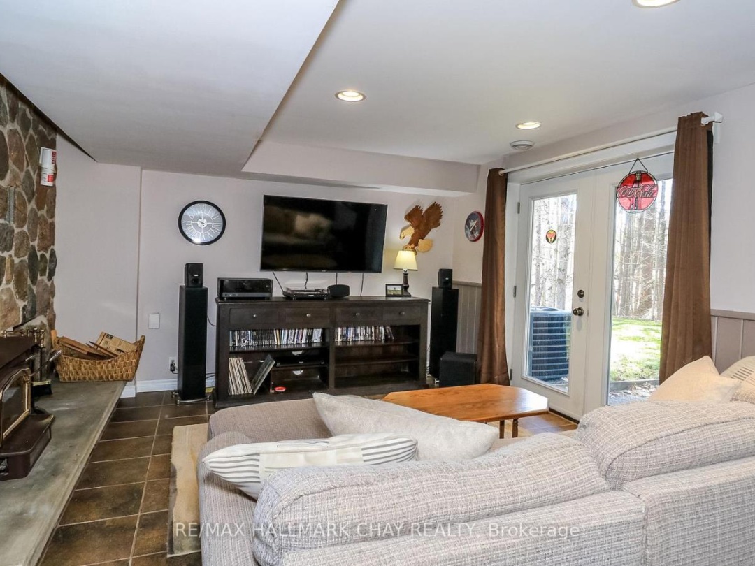 4062 WAINMAN LINE, Severn (Bass Lake)