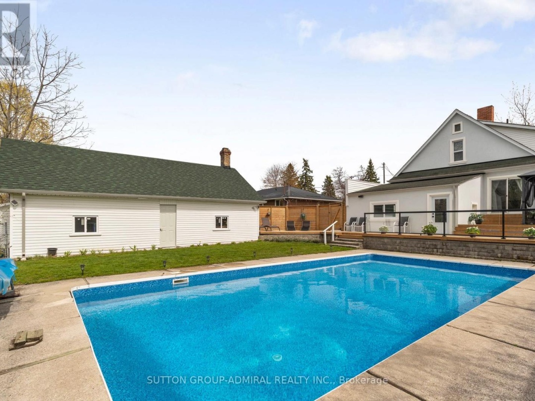 8 SOUTH STREET W, Orillia