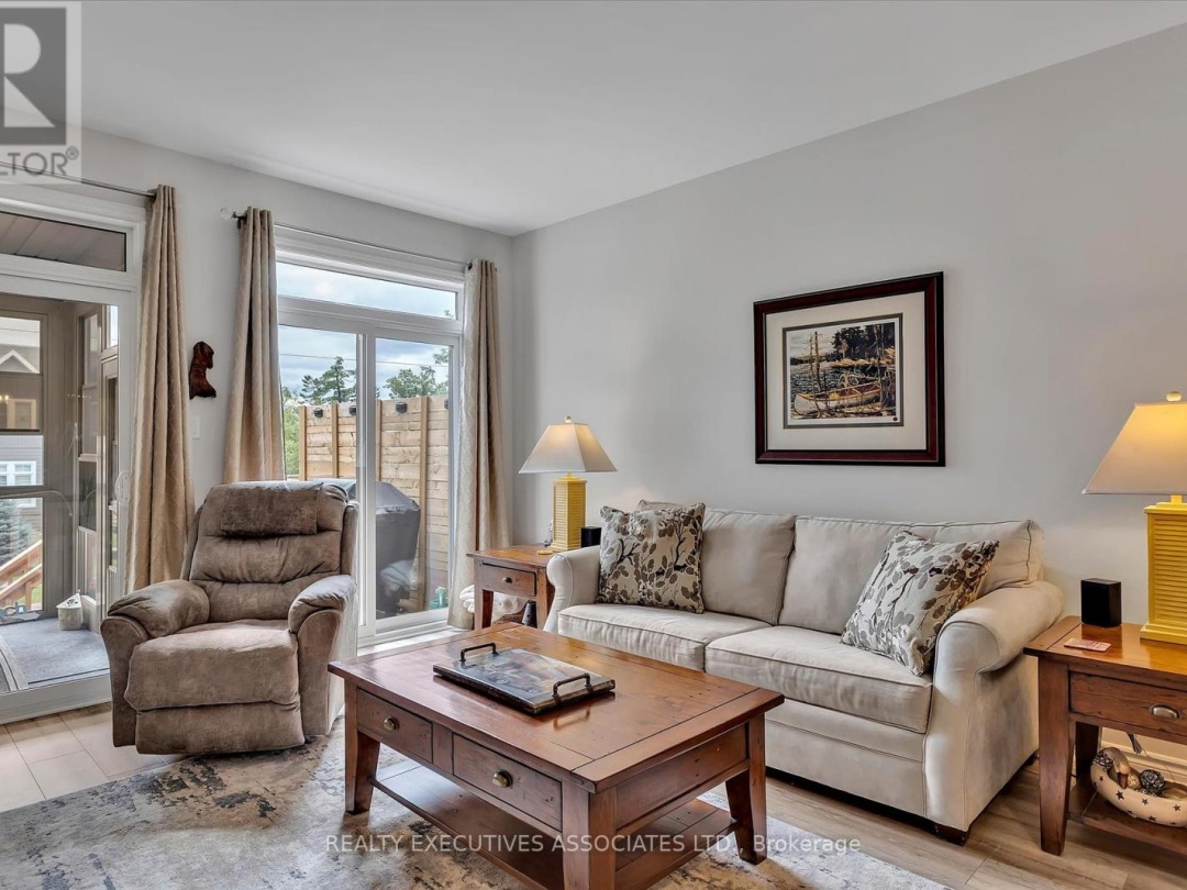 36 - 17 LAKEWOOD CRESCENT, 