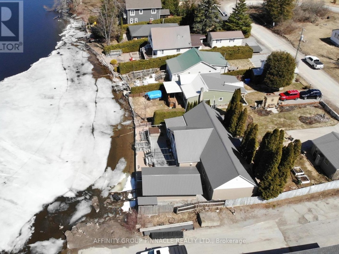 14 ORIOLE ROAD, Cameron Lake