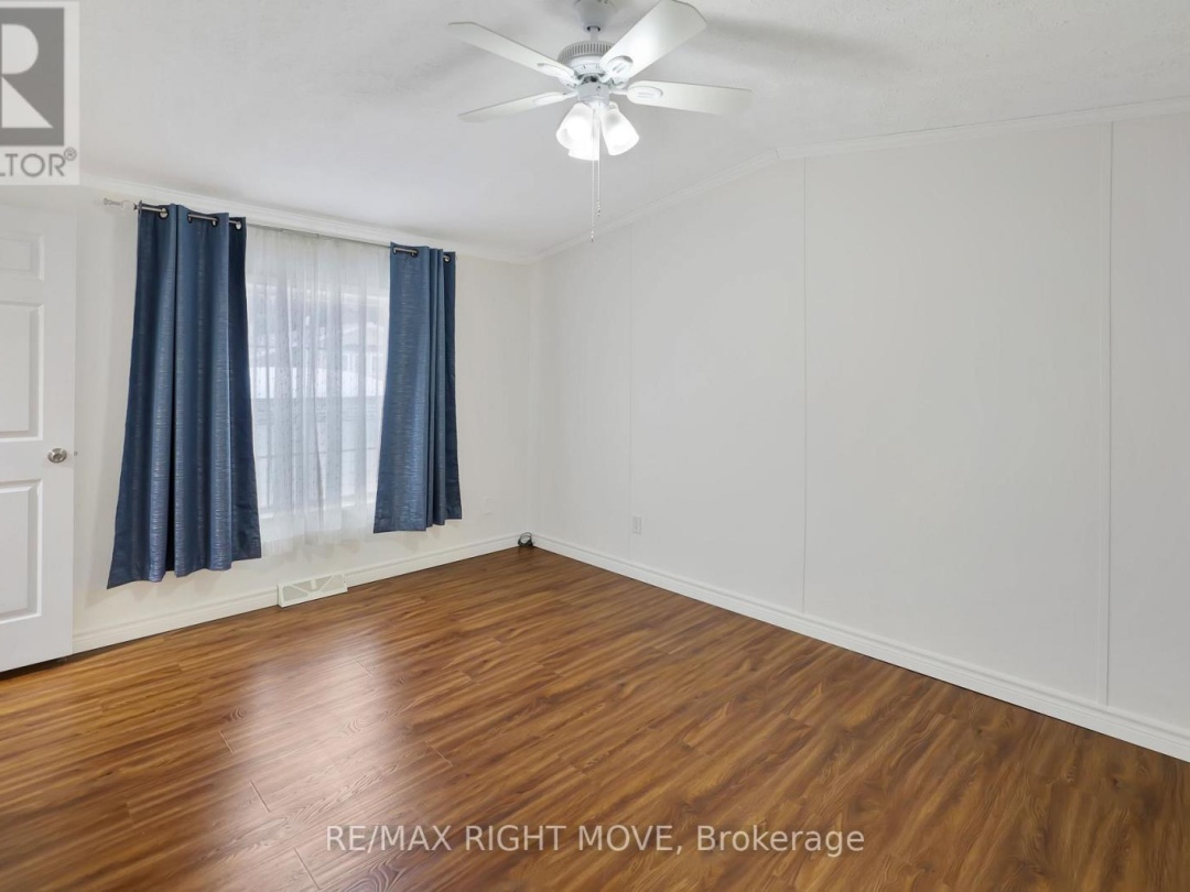 4041 ASH CRESCENT, Severn