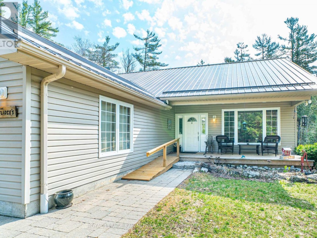 914 COUNTY RD 49, Trent Lakes