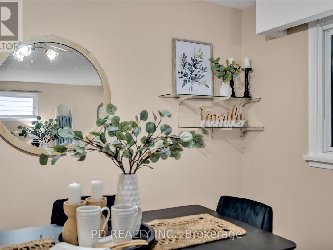 28 BOND STREET E, 