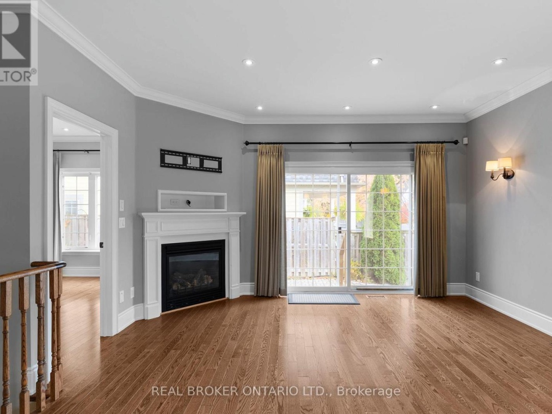 3315 BEACH CLUB BOULEVARD, 