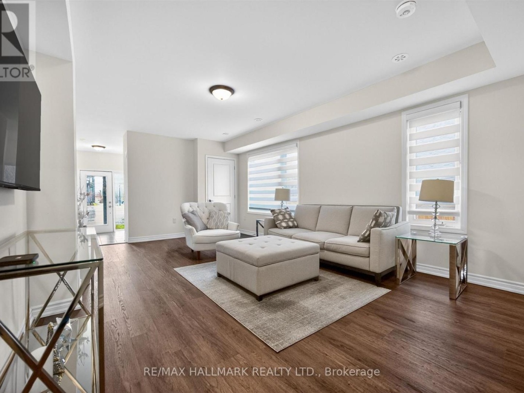 2 WYN WOOD LANE, Orillia