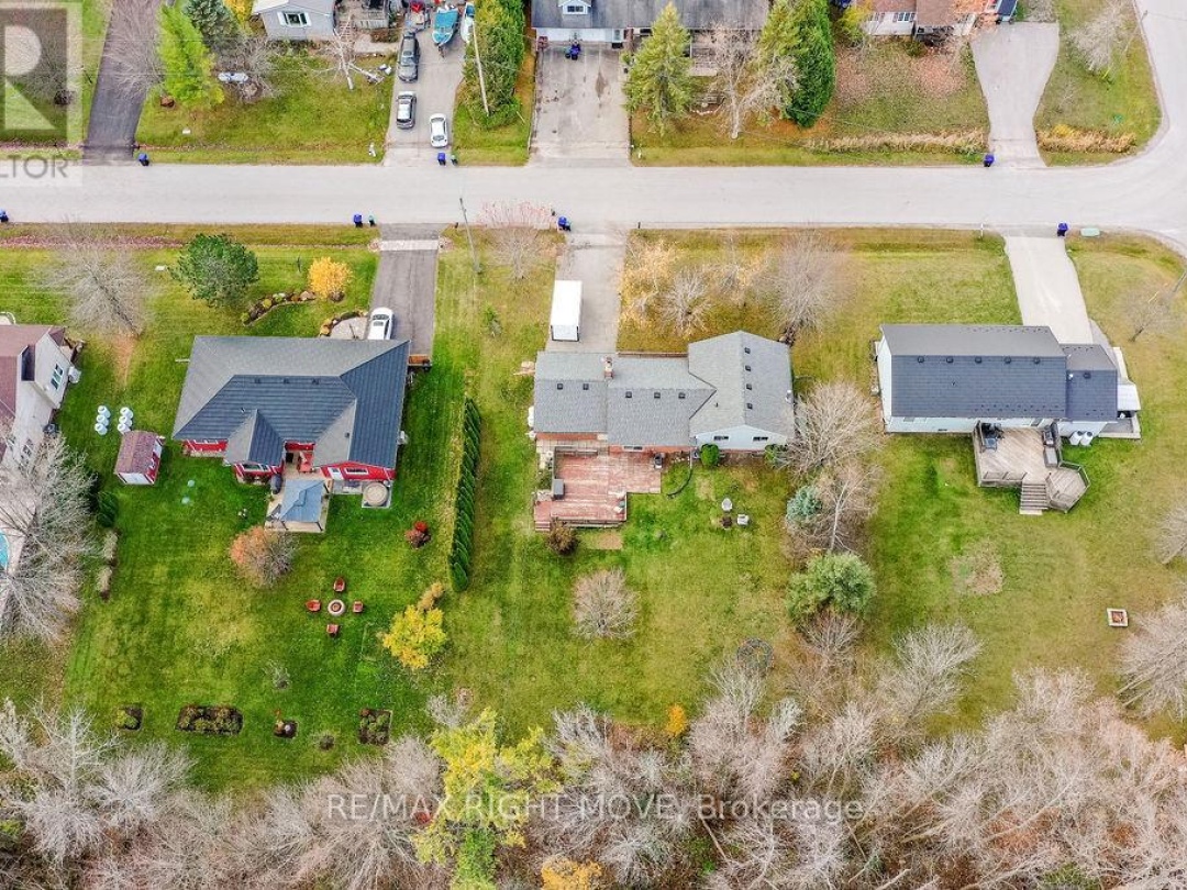 3811 LEO CRESCENT, Barnstable Bay