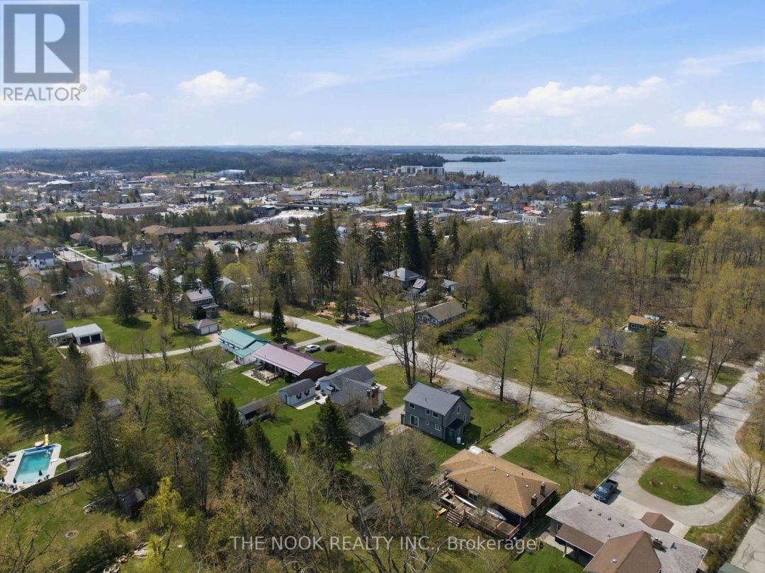 54 CLIFTON STREET, Kawartha Lakes (Fenelon Falls)