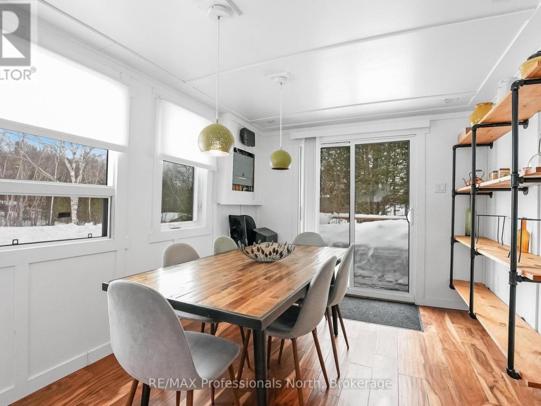 1044 SHANAHAN TRAIL, Horseshoe Lake