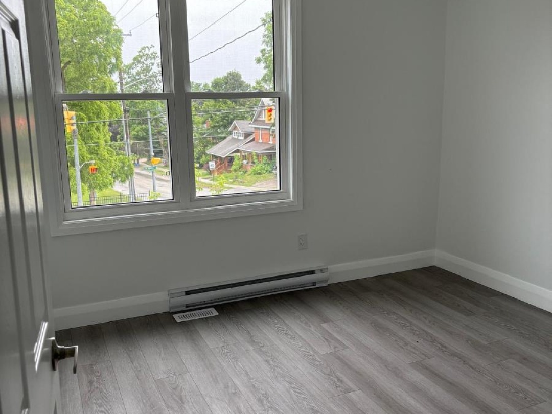 90 COLDWATER ROAD W, 